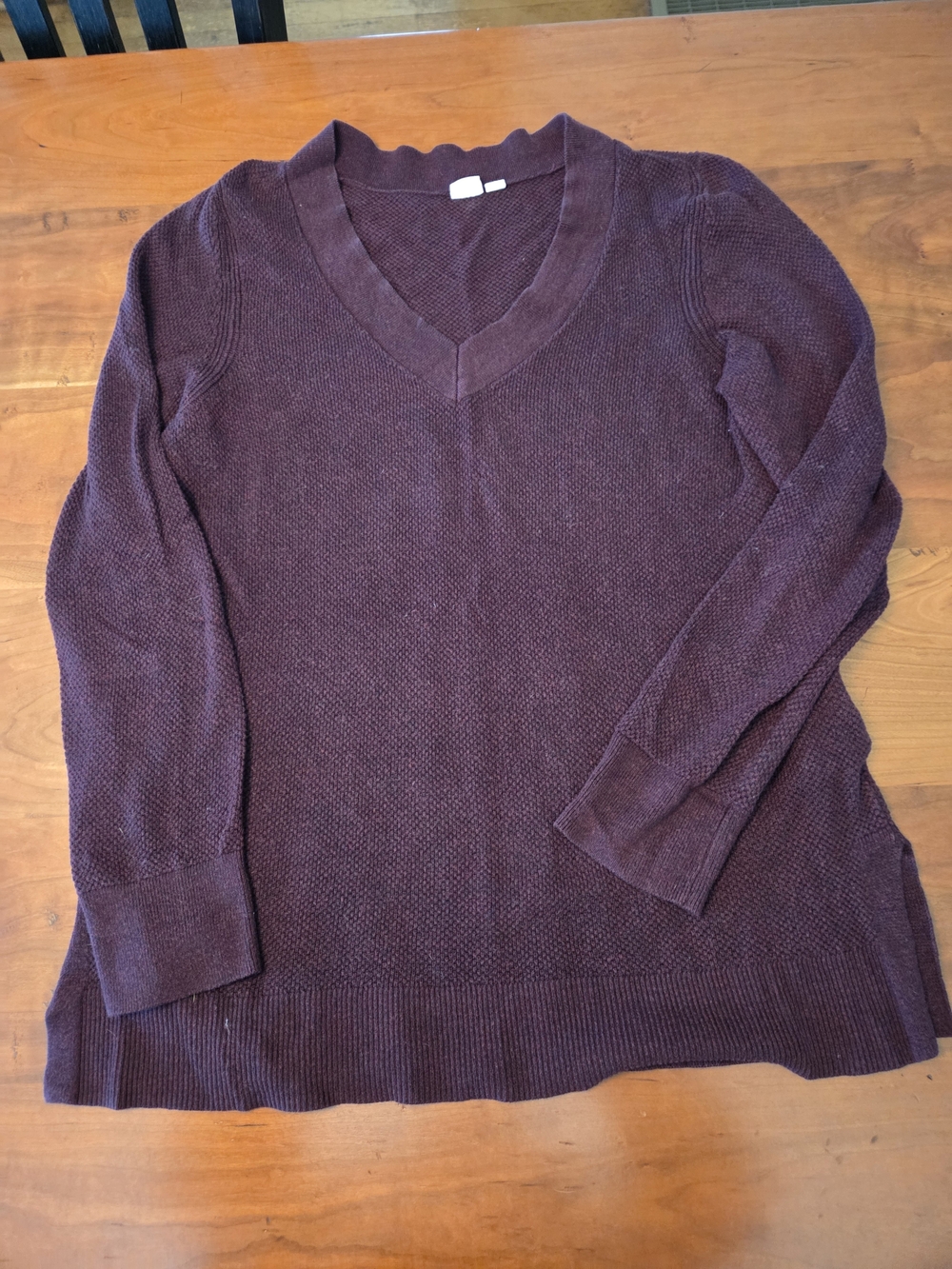 GAP V-Neck Knit Sweater in Deep Plum